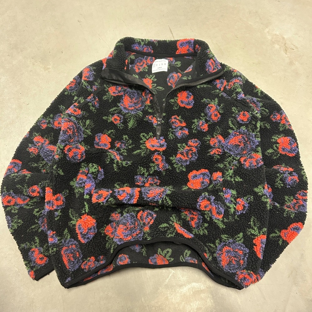 Urban Outfitters Floral Sherpa Fleece Quarter Zip Pullover Black Red Mens Small